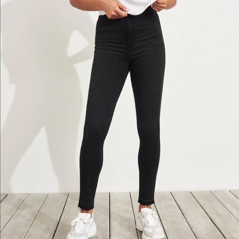 Hollister Ultra High Rise Jeggings Jean NWT 13R